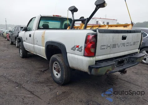 2005 Chevrolet Silverado 2500Hd Work Truck z USA, uszkodzony, nr VIN 1GCHK24U75E302563